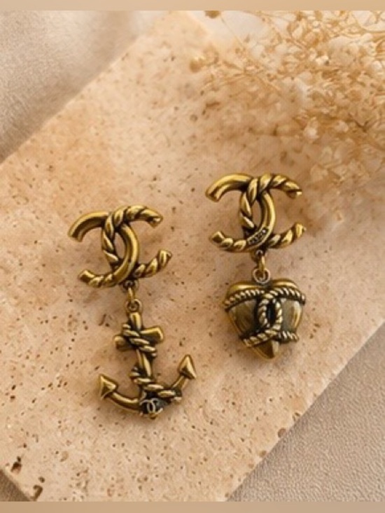 The Unbranded Brand Jewelry - Vintage Inspired Gold Tone Nautical Mismatched Anchor & Heart Drop Earrings